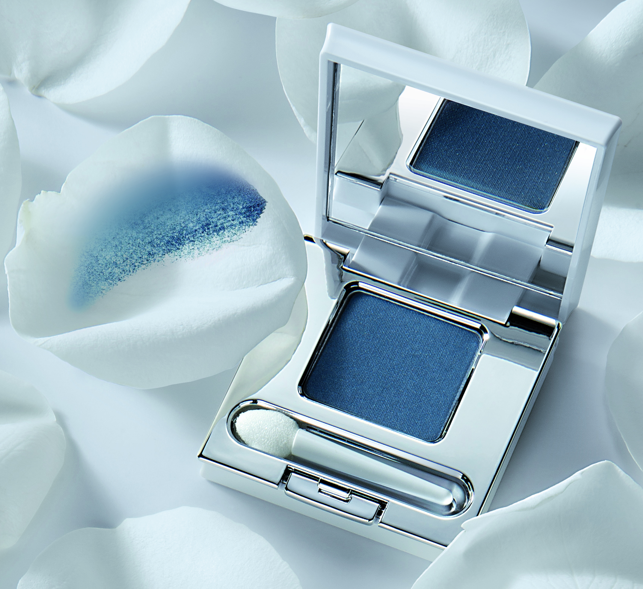 Satin Augenlid Puder - Bleu Baltique (dunkelblau) Lidschatten in der  Puderdose mit Spiegel und Applicator